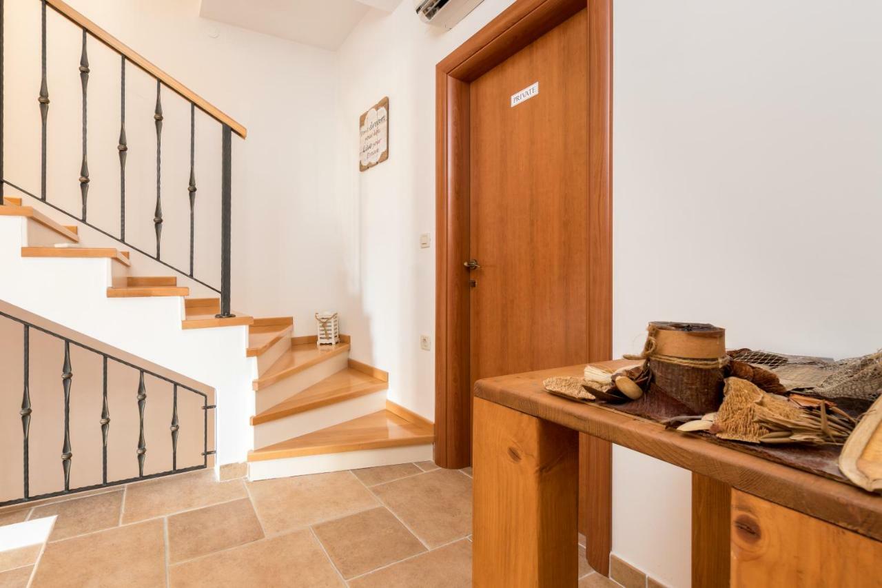 Holiday Home Harmony Žrnovnica 外观 照片